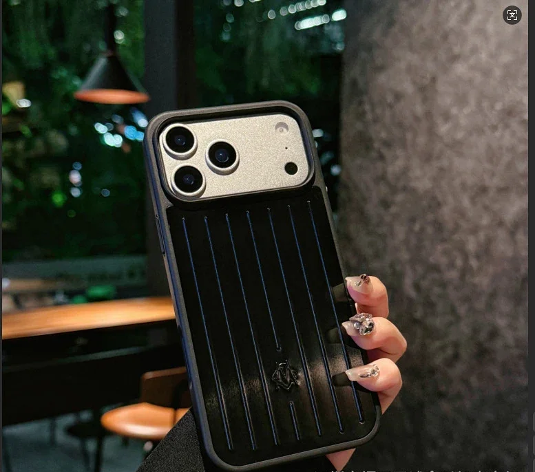 Classic Black - with packaging box