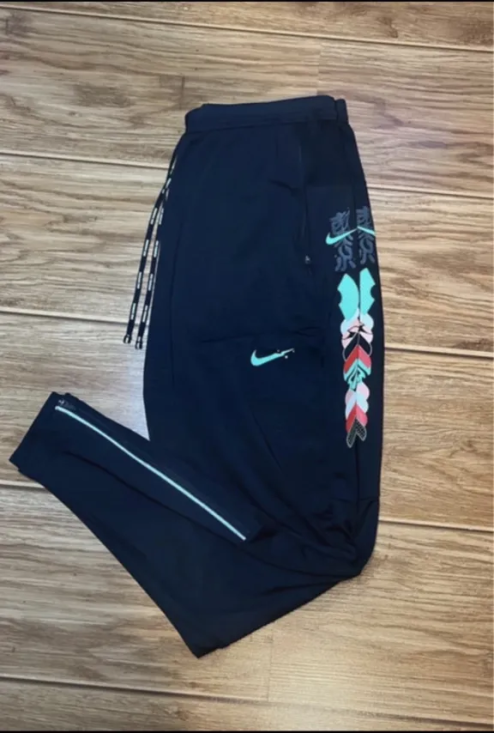 To * kyo Elite (shipped within three days)