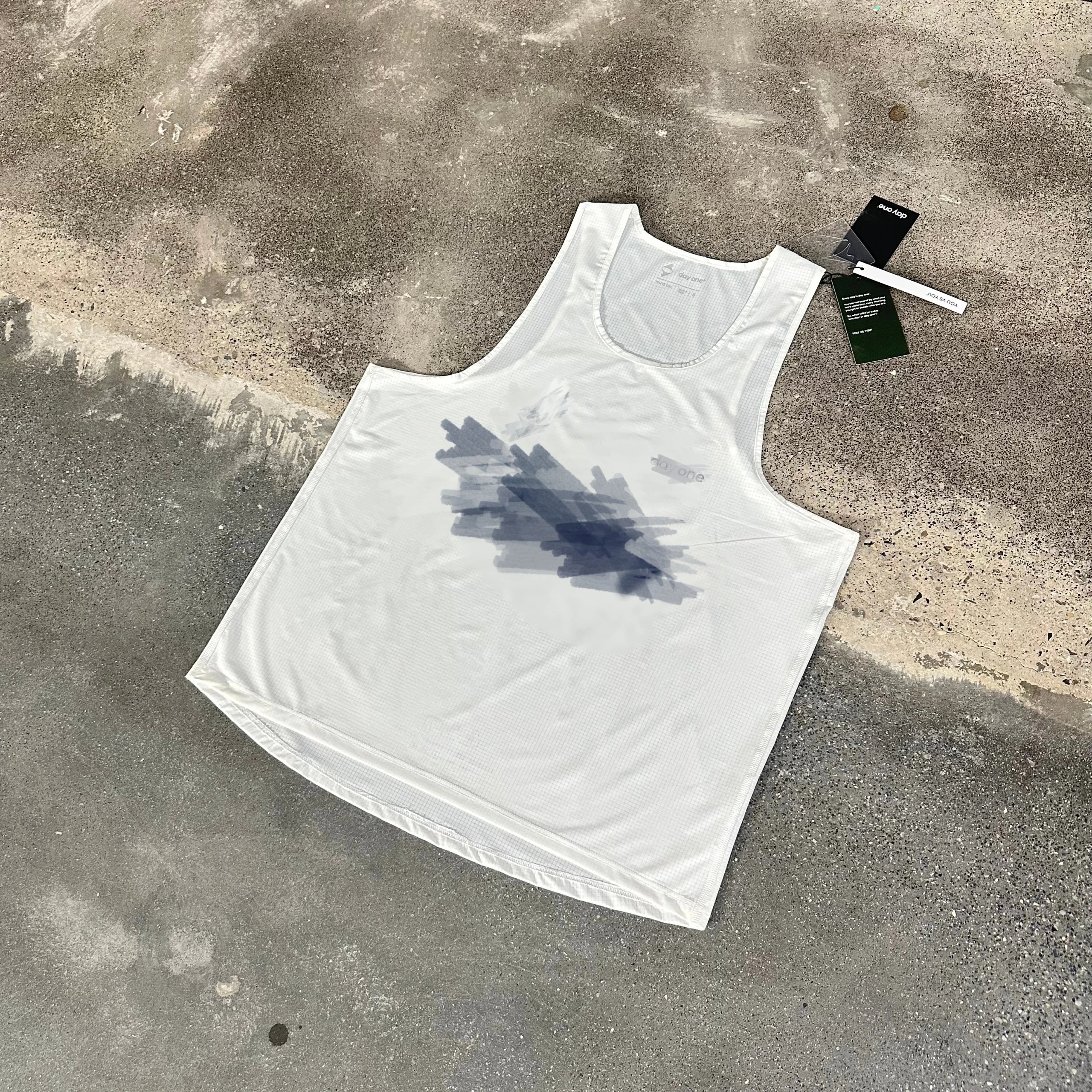 Day One Performance White Abstract Print Tank Top