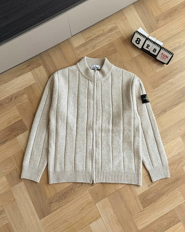 Moncler Sweater: seller detail photo 12