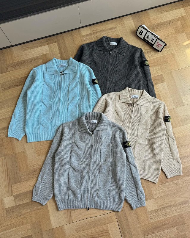 Moncler Sweater: seller detail photo 4