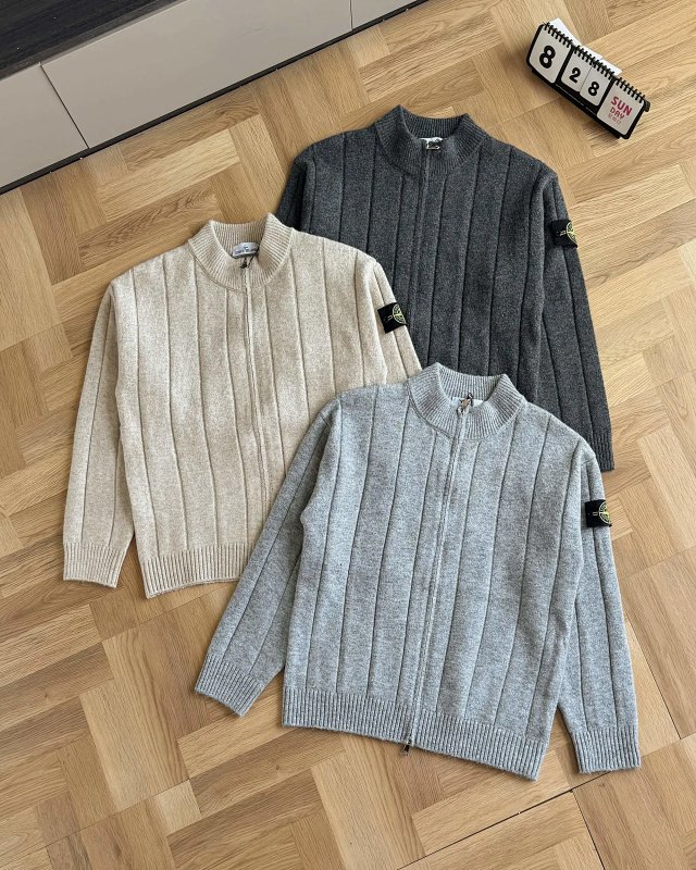 Moncler Sweater: seller detail photo 3