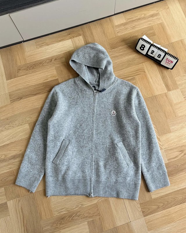 Moncler Sweater: seller detail photo 10