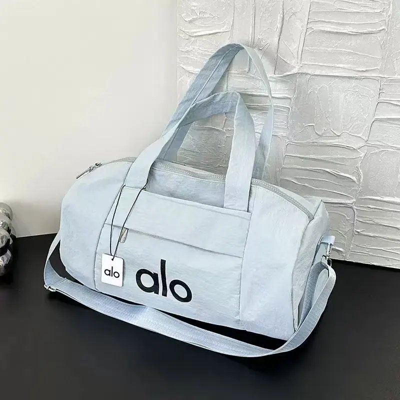 Alo Travel Bags Logo-print duffel bag with detachable shoulder strap image 6