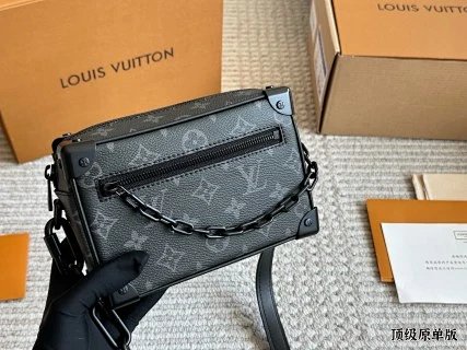 LV Louis Vuitton Bag: seller detail photo 1