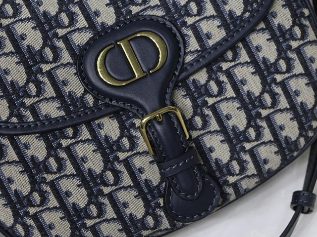 Dior crossbody bag: seller detail photo 3