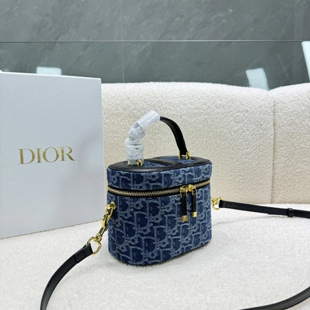 Dior crossbody bag: seller detail photo 2