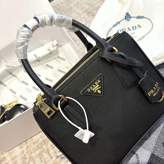 Prada handbag: seller detail photo 3