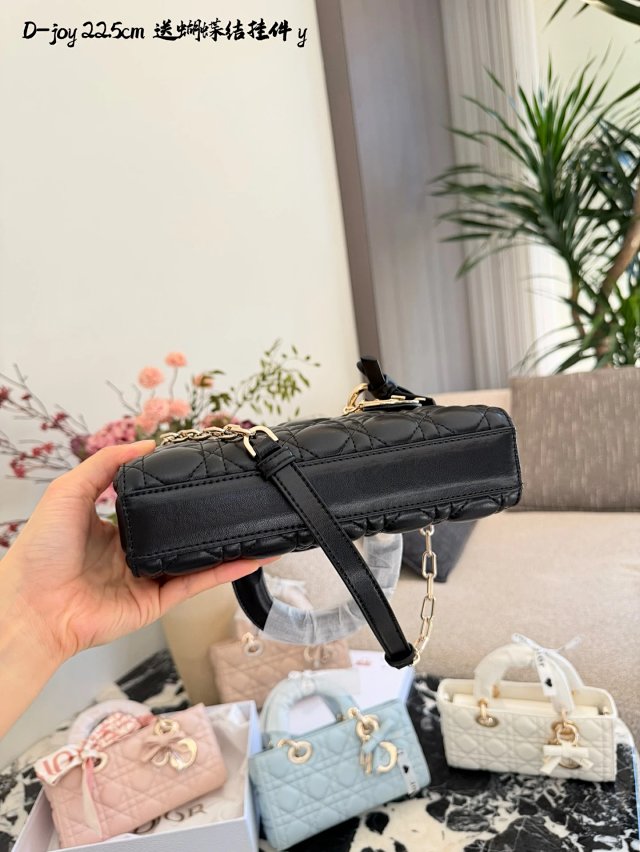 Dior handbag: seller detail photo 5