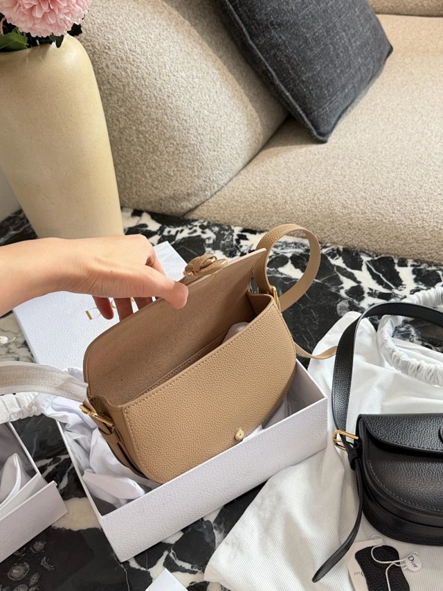 Dior crossbody bag: seller detail photo 4