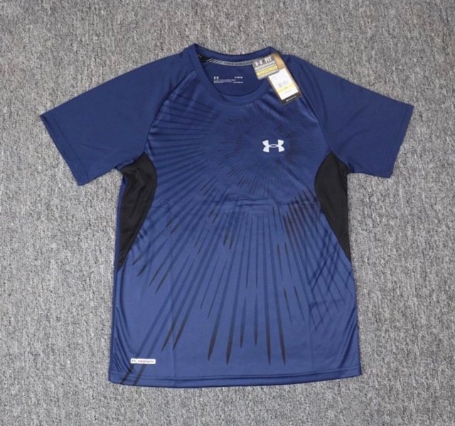 Under Armour T-shirt: seller detail photo 2