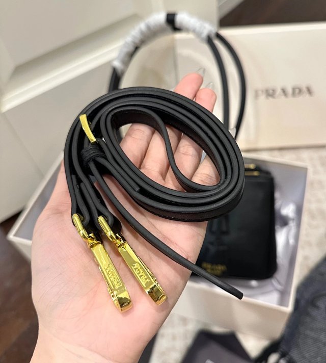 Prada handbag: seller detail photo 6