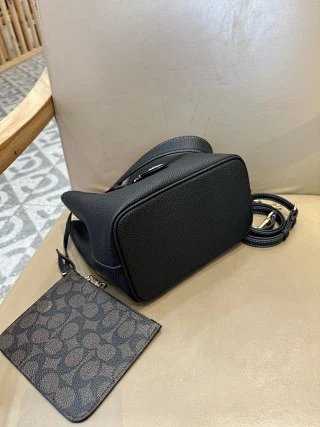 Coach Bag: seller detail photo 5