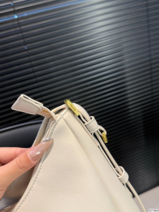 Prada crossbody bag: seller detail photo 8