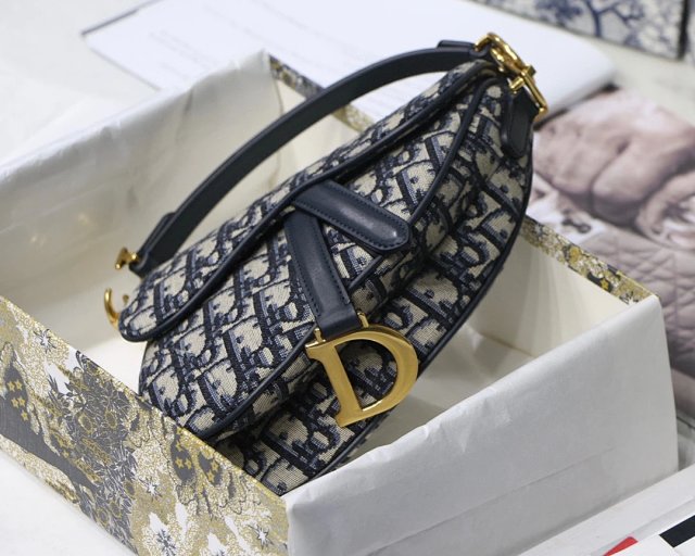 Dior crossbody bag: seller detail photo 7