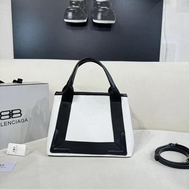 Balenciaga handbag: seller detail photo 2