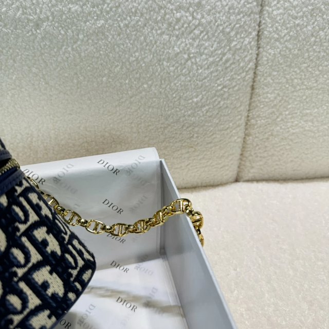 Dior crossbody bag: seller detail photo 7
