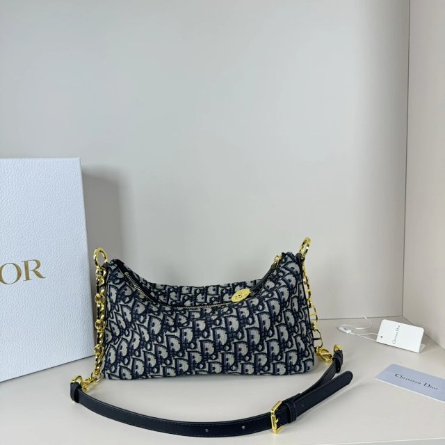 Dior crossbody bag: seller detail photo 1