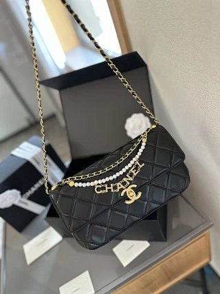 Chanel Bag: seller detail photo 1