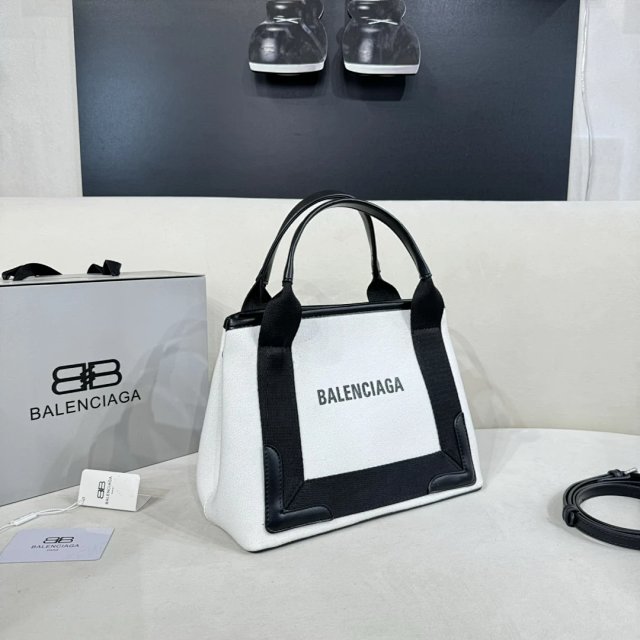 Balenciaga handbag: seller detail photo 3