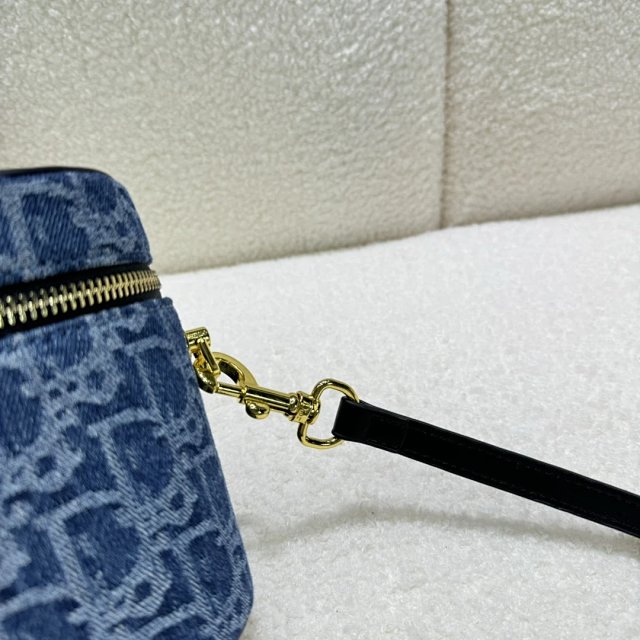 Dior crossbody bag: seller detail photo 6
