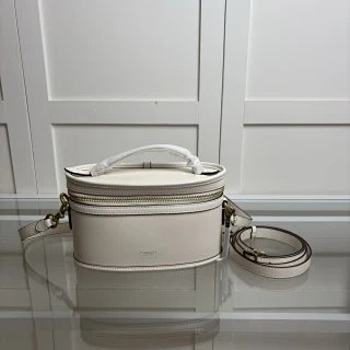 Coach Bag: seller detail photo 1
