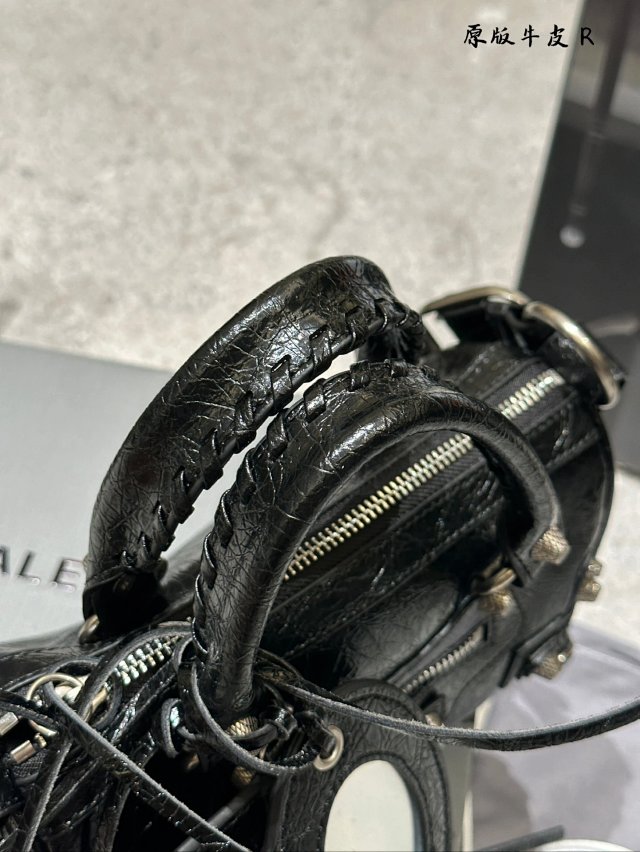 Balenciaga handbag: seller detail photo 3