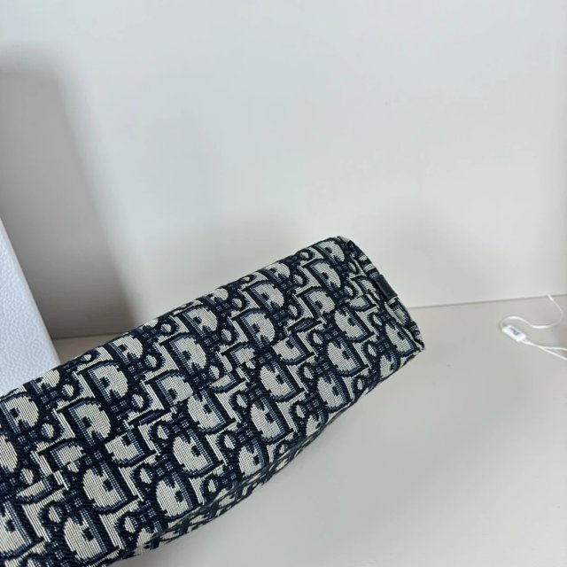 Dior crossbody bag: seller detail photo 5