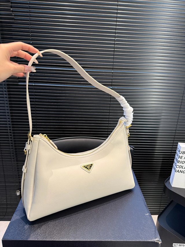 Prada crossbody bag: seller detail photo 2