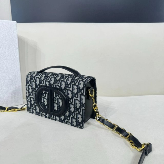 Dior crossbody bag: seller detail photo 4