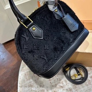 LV Louis Vuitton Bag: seller detail photo 4
