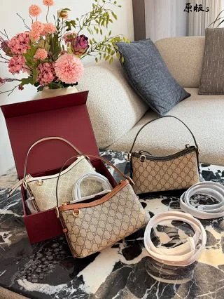 Gucci Bag: seller detail photo 1