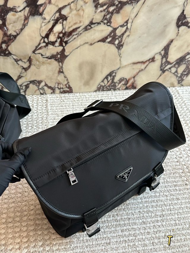 Prada crossbody bag: seller detail photo 2