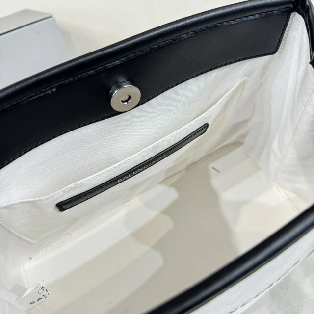 Balenciaga handbag: seller detail photo 7