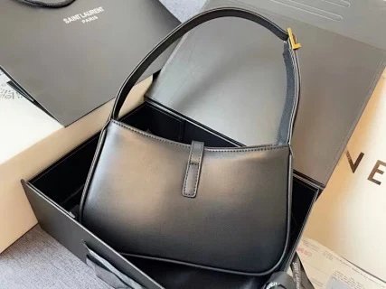 YSL Saint Laurent Bag: seller detail photo 2