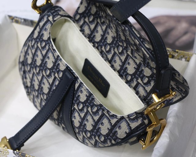 Dior crossbody bag: seller detail photo 9