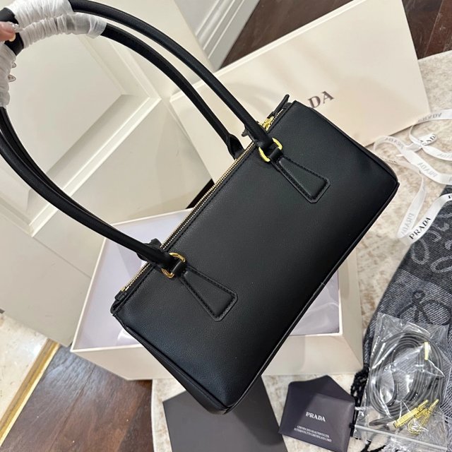 Prada handbag: seller detail photo 8