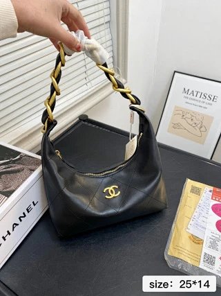 Chanel Bag: seller detail photo 1