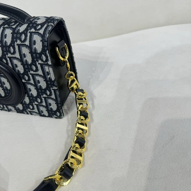 Dior crossbody bag: seller detail photo 7