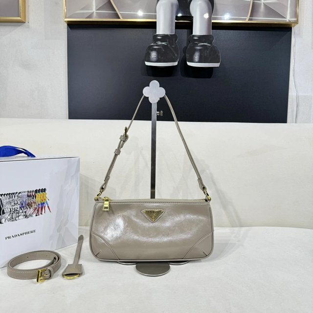 Prada crossbody bag: seller detail photo 1