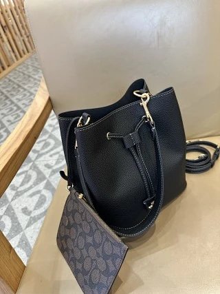 Coach Bag: seller detail photo 4