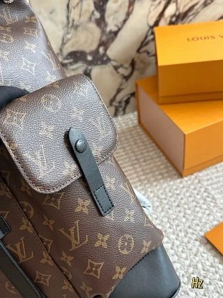 LV Louis Vuitton Bag: seller detail photo 4