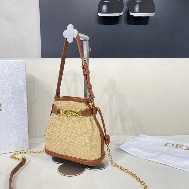 Dior crossbody bag: seller detail photo 4