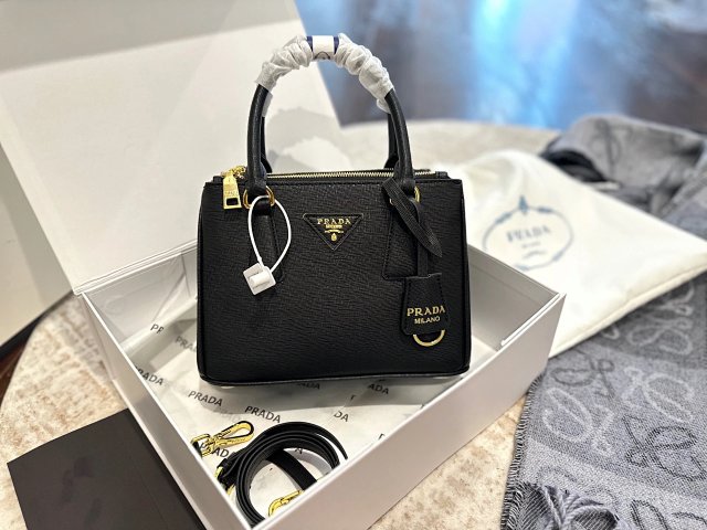 Prada handbag: seller detail photo 2