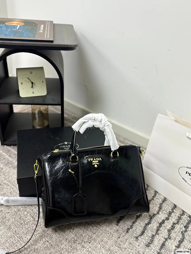 Prada handbag: seller detail photo 5