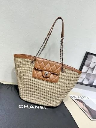 Chanel Bag: seller detail photo 4