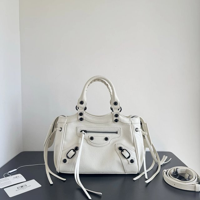 Balenciaga handbag: seller detail photo 1