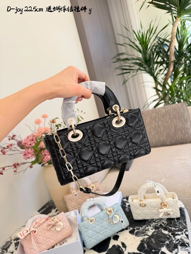 Dior handbag: seller detail photo 4