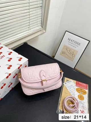 LV Louis Vuitton Bag: seller detail photo 4
