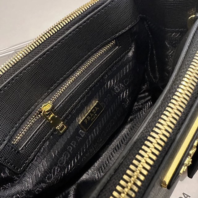 Prada handbag: seller detail photo 9